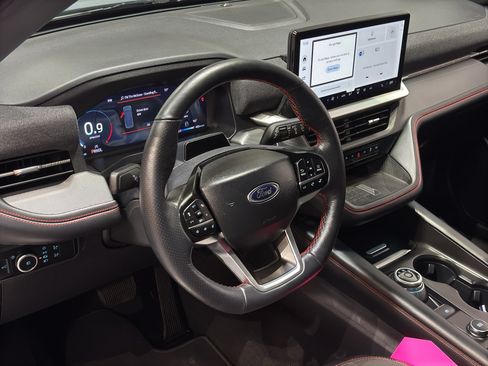 Used 2025 Ford Explorer ST-Line w/ ST-Line Street Pack AWD/4WD image 20