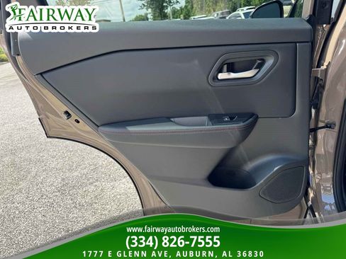 Used 2025 Nissan Rogue SV w/ Rock Creek Premium Package AWD/4WD image 27