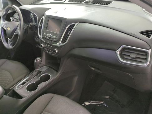 Certified 2020 Chevrolet Equinox LT w/ Driver Convenience Package image 26