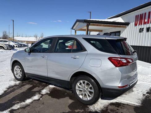Used 2020 Chevrolet Equinox LS image 10