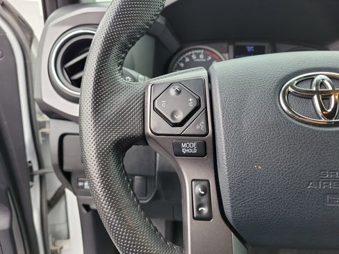 Used 2020 Toyota Tacoma TRD Sport image 22