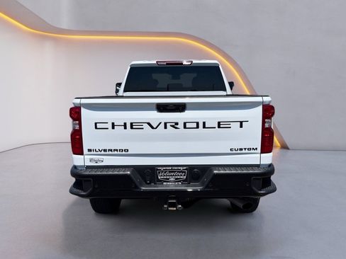 Used 2025 Chevrolet Silverado 2500 Custom w/ Custom Value Package AWD/4WD image 4