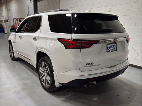 Used 2023 Chevrolet Traverse High Country image 3