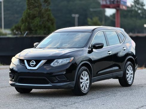 Used 2015 Nissan Rogue S FWD image 6