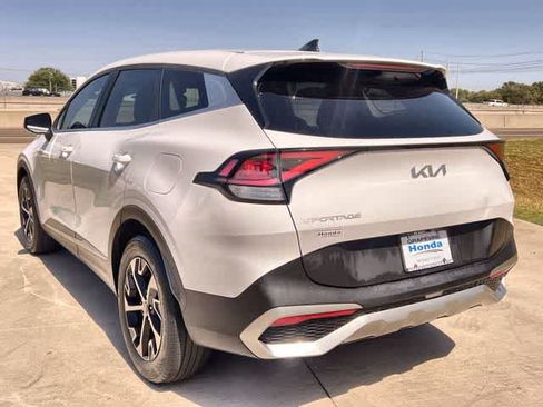Used 2023 Kia Sportage EX FWD image 5