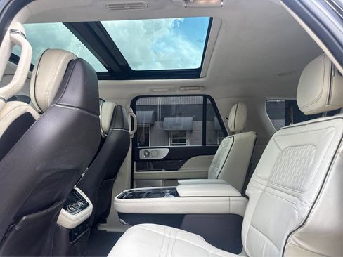 Used 2018 Lincoln Navigator L Black Label AWD/4WD image 10