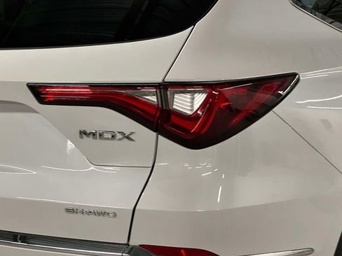 Certified 2024 Acura MDX SH-AWD w/ Technology Package image 11