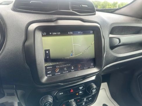 Used 2022 Jeep Renegade Altitude w/ Convenience Group AWD/4WD image 29