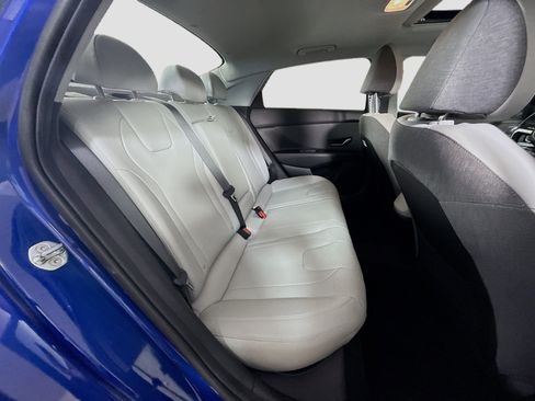 Used 2021 Hyundai Elantra Limited image 27