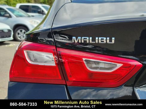 Used 2023 Chevrolet Malibu LT image 9