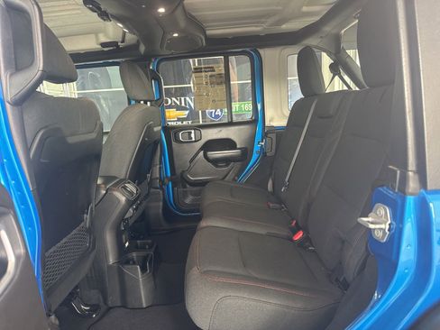 Used 2024 Jeep Wrangler Unlimited Rubicon AWD/4WD image 12