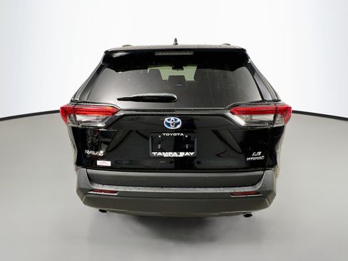 Used 2024 Toyota RAV4 LE AWD/4WD image 6