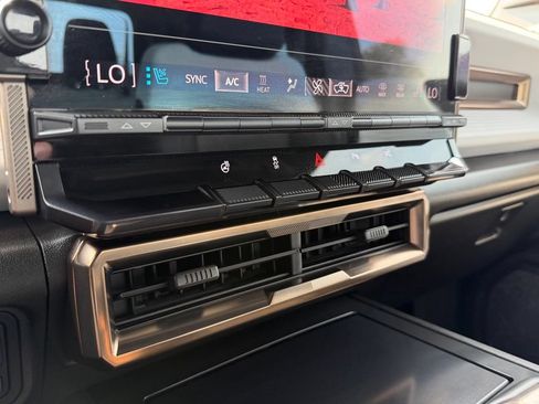 Used 2024 GMC Hummer EV 3X AWD/4WD image 57