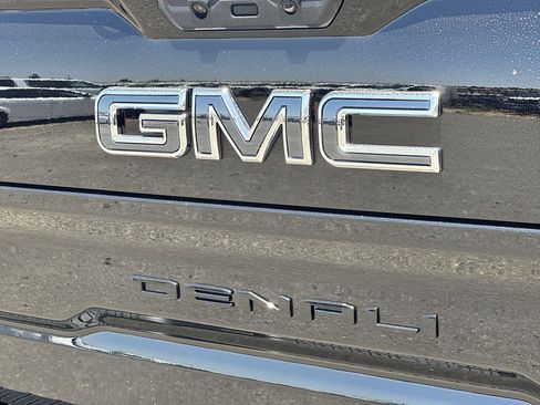 New 2026 GMC Sierra 1500 Denali Ultimate w/ LPO, Black Badging Package AWD/4WD image 28