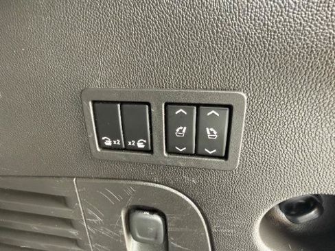 Used 2015 Cadillac Escalade Luxury AWD/4WD image 9