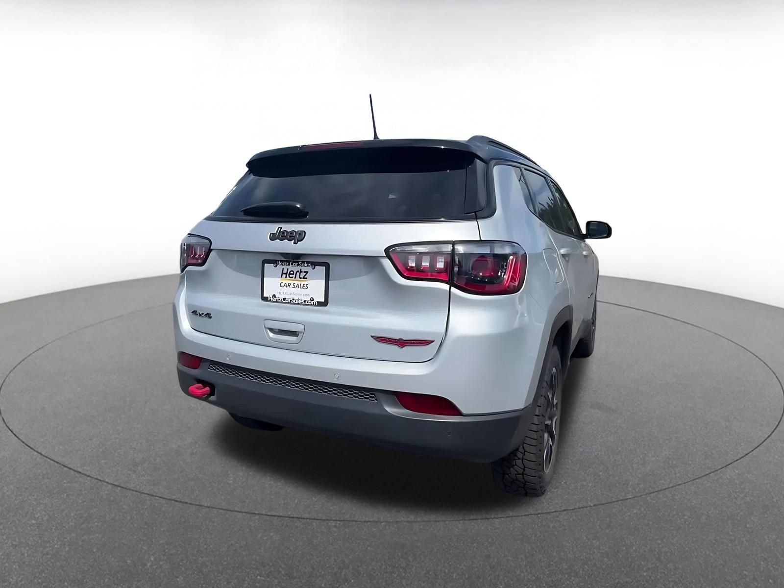 Used 2025 Jeep Compass Trailhawk AWD/4WD image 13
