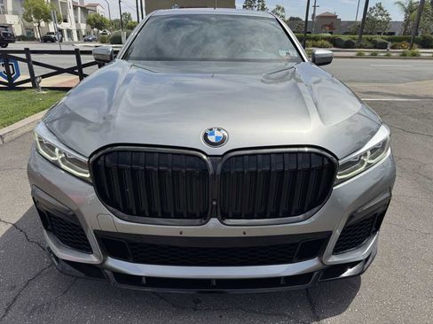 Used 2021 BMW 740i w/ M Sport Package image 11