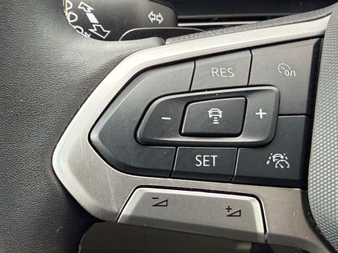 Used 2024 Volkswagen Atlas SE AWD/4WD image 21