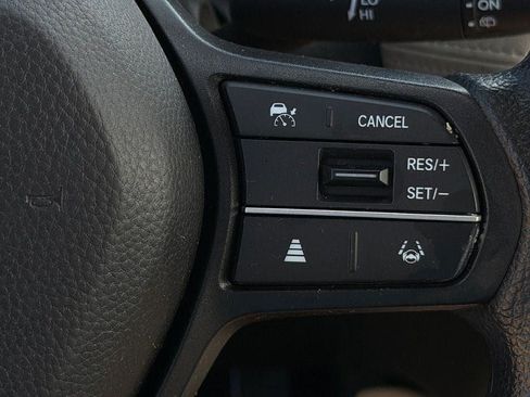 Used 2024 Honda HR-V LX image 16