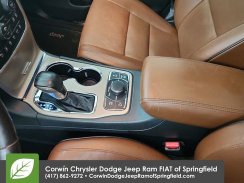 Certified 2017 Jeep Grand Cherokee Summit w/ Platinum Series Group AWD/4WD image 29
