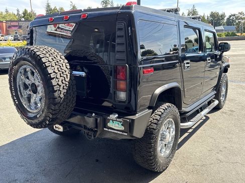 Used 2004 HUMMER H2 w/ Preferred Equipment Group AWD/4WD image 5