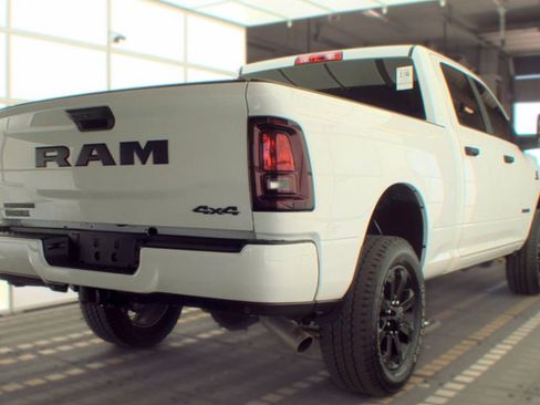 Used 2026 RAM 2500 Big Horn AWD/4WD image 4