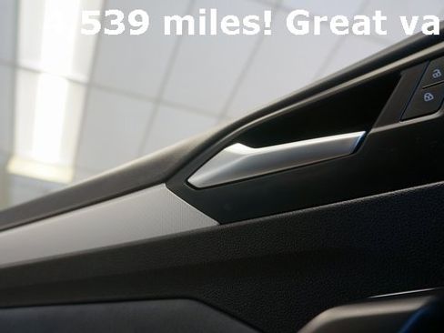 Certified 2025 Volkswagen Jetta SE image 28