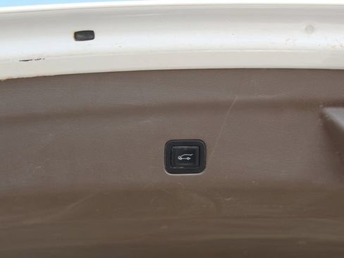 Used 2023 GMC Yukon XL Denali AWD/4WD image 7