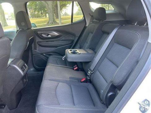 Used 2024 GMC Terrain SLE image 31