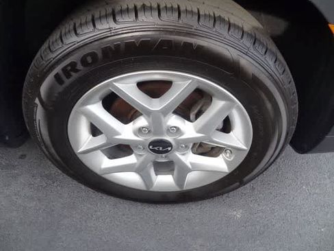 Used 2024 Kia Soul LX w/ Option Group 015 FWD image 13