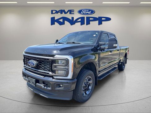 Used 2023 Ford F250 Lariat w/ Sport Appearance Package AWD/4WD image 3