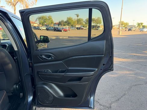 Used 2019 GMC Acadia SLE w/ Driver Alert Package I image 17