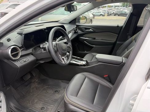 Certified 2024 Chevrolet Trax ACTIV w/ Sunroof Package FWD image 4