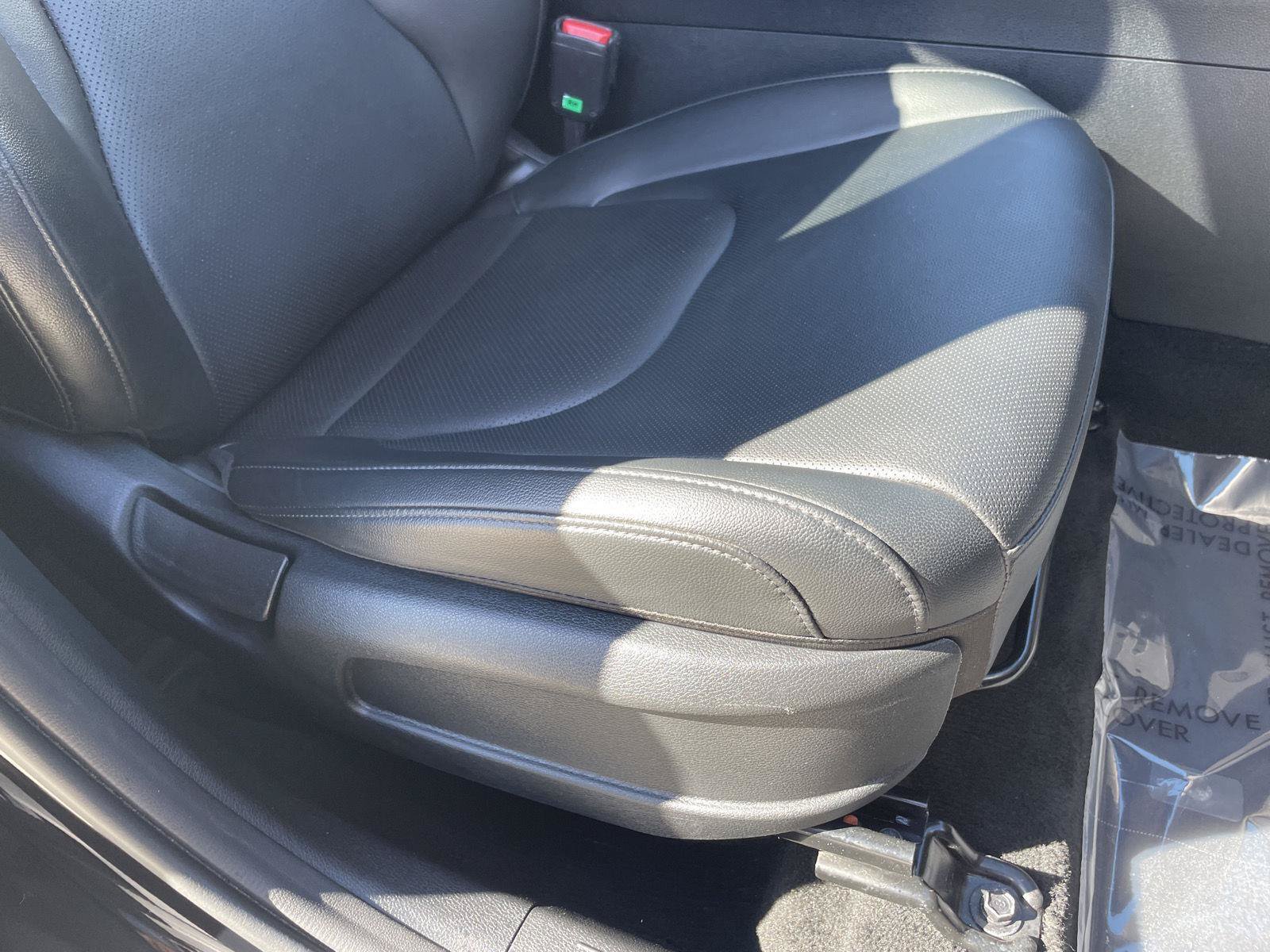 Used 2025 Kia Sportage EX FWD image 3