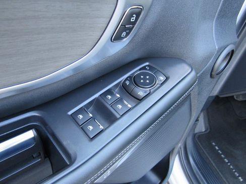 Used 2025 Ford Expedition Platinum AWD/4WD image 17