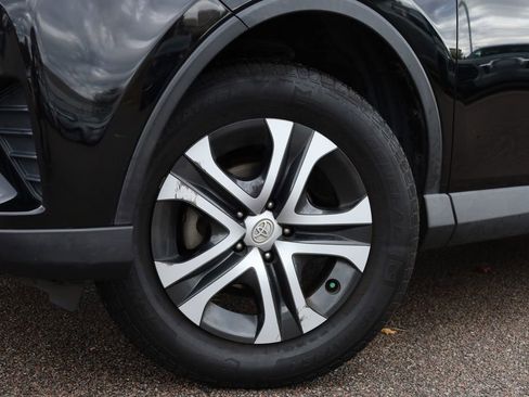 Used 2017 Toyota RAV4 LE image 2