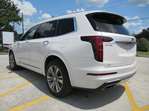 Used 2022 Cadillac XT6 Premium Luxury AWD/4WD image 6
