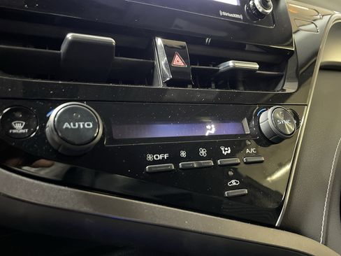 Certified 2023 Toyota Camry SE FWD image 24