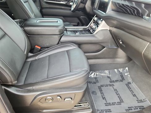 Used 2024 GMC Yukon XL Denali w/ Denali Reserve Package image 16