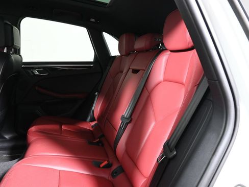 Used 2023 Porsche Macan AWD/4WD image 7