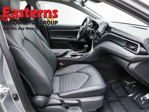 Used 2024 Toyota Camry SE image 23