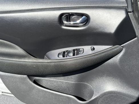 Certified 2024 Nissan Leaf S image 7