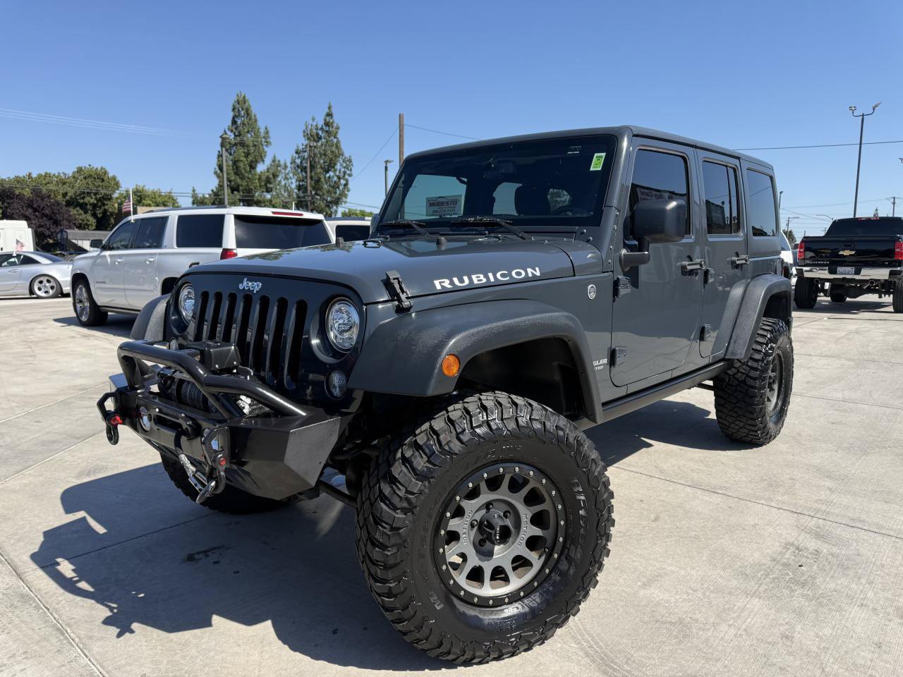 Used 2017 Jeep Wrangler Unlimited Rubicon w/ Cold Weather Group AWD/4WD image 8