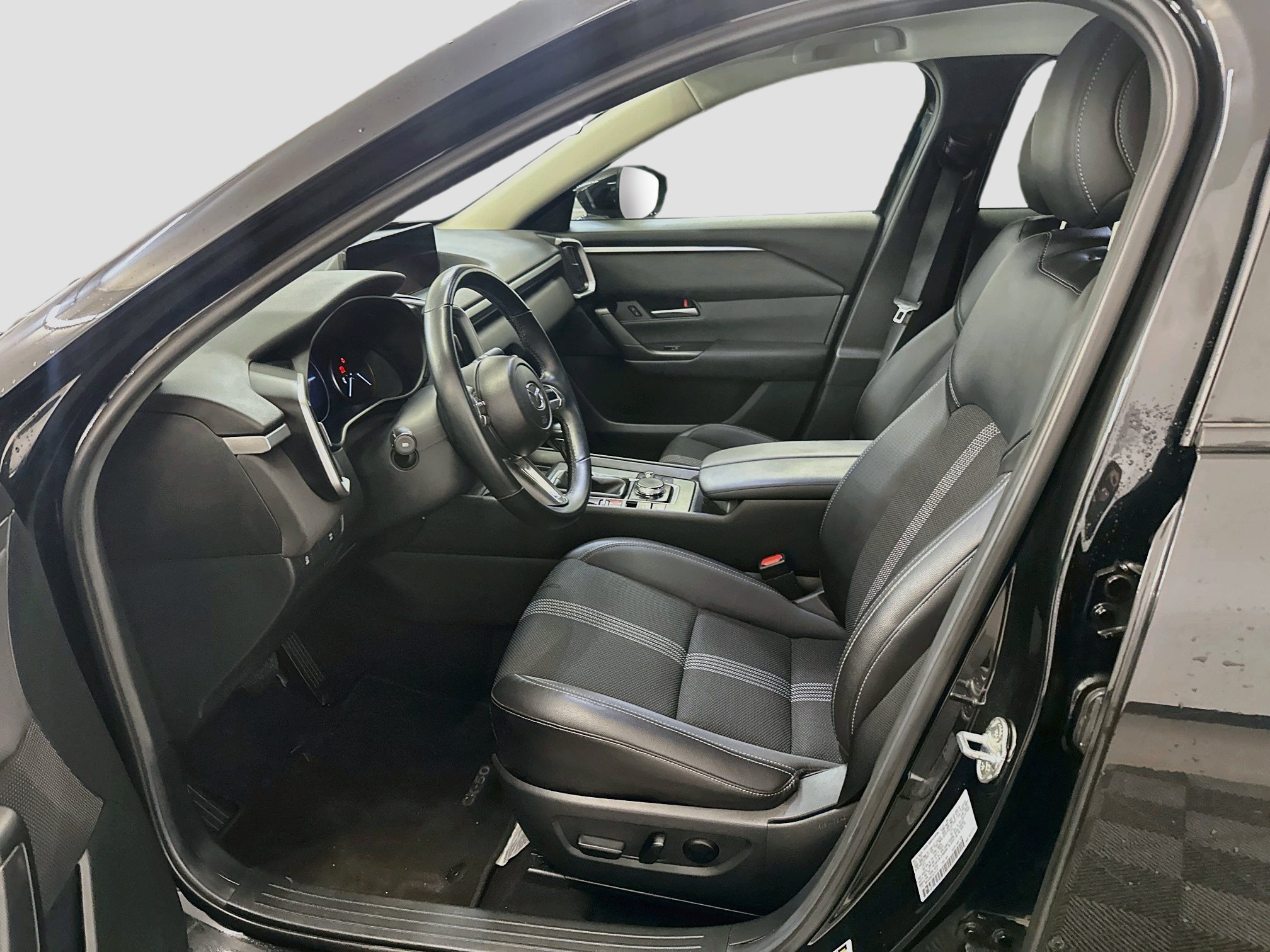 Used 2025 MAZDA CX-50 AWD 2.5 S w/ Preferred Package image 13