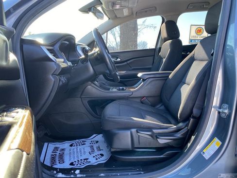 Used 2020 GMC Acadia SLE image 12