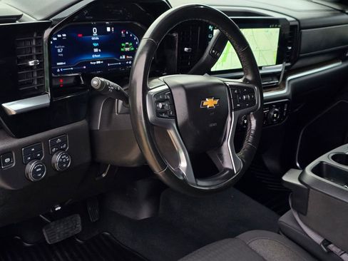Used 2025 Chevrolet Silverado 2500 LT w/ Convenience Package image 28