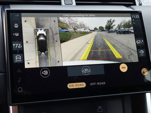 Used 2025 Land Rover Discovery Sport S image 24