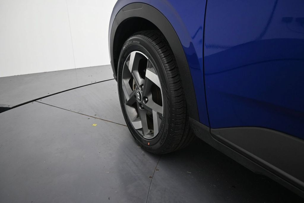Used 2024 Hyundai Venue SEL FWD image 10