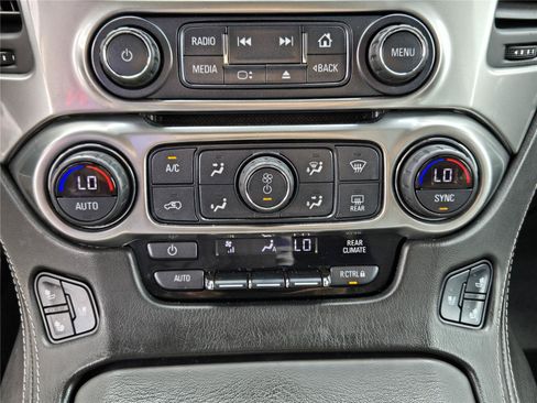 Used 2018 Chevrolet Tahoe Premier AWD/4WD image 16
