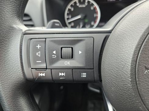 Used 2024 Nissan Rogue S image 27